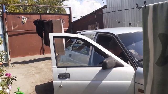 УЖАЛИЛИ в ШЕЮ //САША ТОНИРУЕТ СТЁКЛА//НАШИ ПОМОЩНИКИ смотреть онлайн