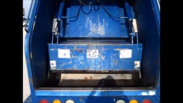 2000 GMC W4500 w/ a Newway Rear Loading Refuse Packer смотреть онлайн