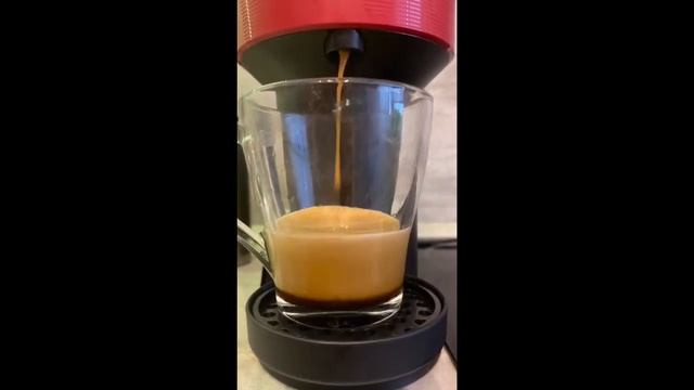 Кофемашина Nespresso Vertuo Next GCV1 Cherry Red смотреть онлайн