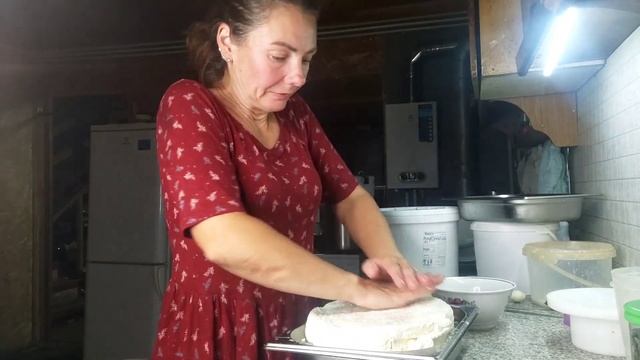 Так ни кто не делает сыр.Два сыра в одной форме.Халуми с мятой и паприкой смотреть онлайн