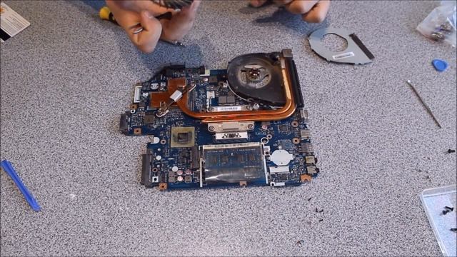 Разборка, чистка и замена термопасты на Ноутбуке Acer Aspire 5750G 2414G75Mnkk