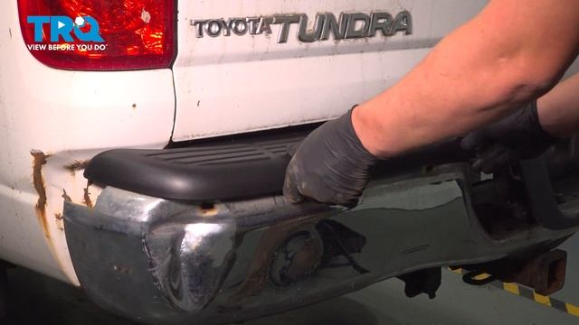 How to Replace Bumper Step Pad 2000-2006 Toyota Tundra смотреть онлайн