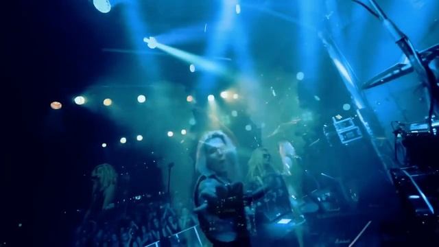 The Local Band - Sunglasses at Night смотреть онлайн