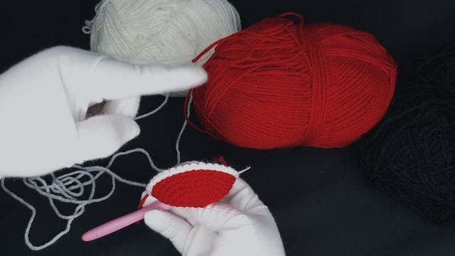 Voltorb & Electrode! How To Make Christmas Poké-baubles! [Amigurumi Pokemon]