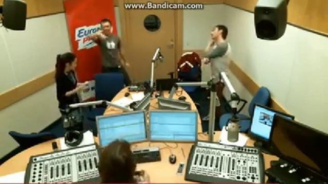 Бригада У-Танцы под Space Echo -- Soul﻿ Power (Radio Edit) смотреть онлайн