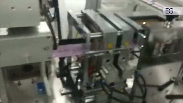 Станок для производства и упаковки влажных салфеток смотреть онлайн