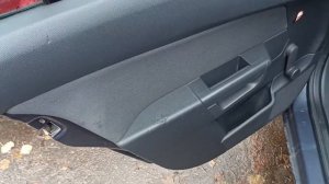 Как закрыть двери с севшим аккумулятором Opel Astra H 2009, без аккумулятора