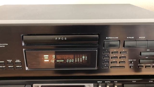 Onkyo DX-7510 CD player смотреть онлайн