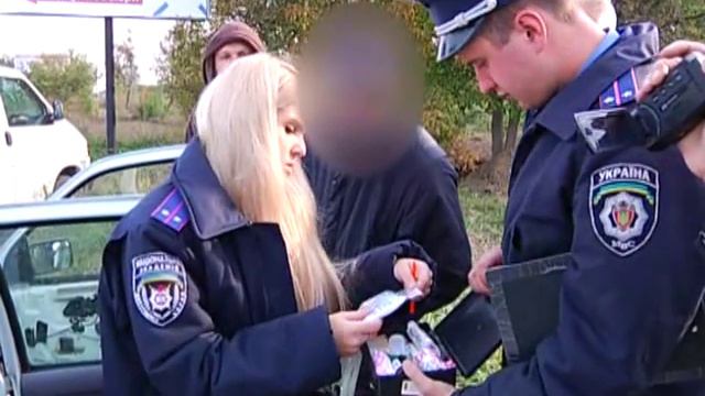 Працівники ДАІ Волині затримали автомобіль, у якому перевозили коноплю смотреть онлайн