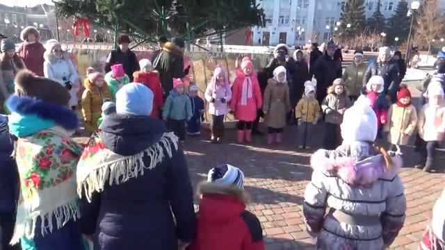 Новогодний хоровод с Дедом Морозом (Часть 2) смотреть онлайн