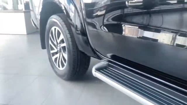 Nissan Navara смотреть онлайн