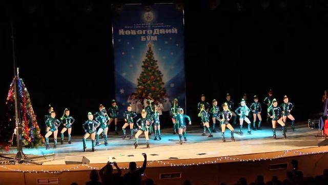 Gold STAR Яны Исаевой "НОВОГОДНИЙ БУМ" 24.12.2017 "Бактериальный переполох" смотреть онлайн