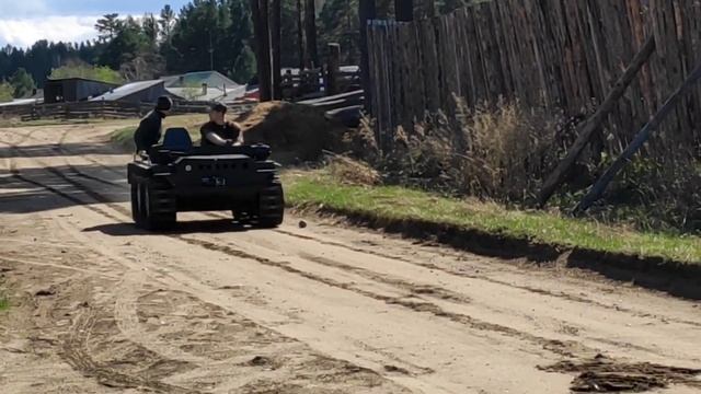 Тест драйв гусеничного вездехода. Испытания на прочность. // Test drive tracked all-terrain vehicle смотреть онлайн