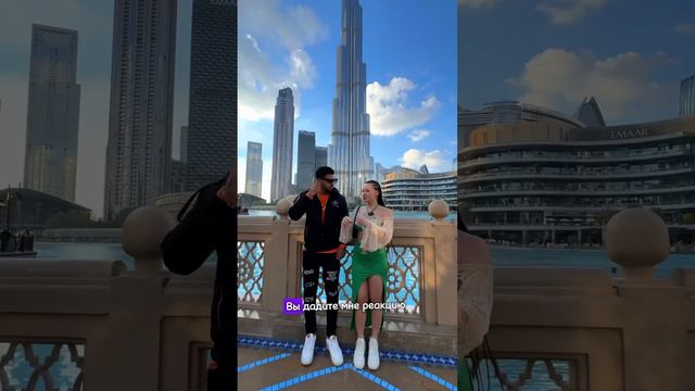 Мари поёт иностранцу про обычного пацана 🤣 #shortsvideo смотреть онлайн
