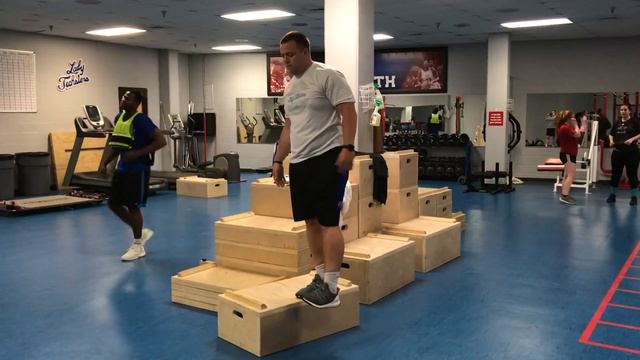 SL Squat off box to Floor смотреть онлайн