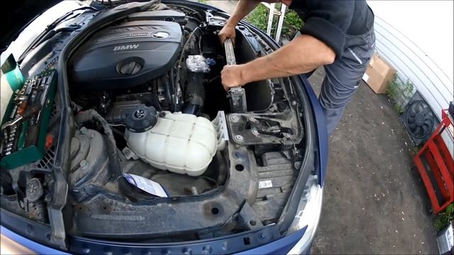 Мойка радиаторов на BMW F30 смотреть онлайн
