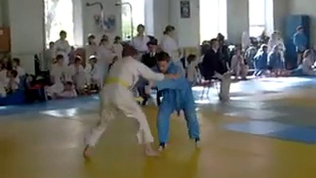 Артем Гарькавец (в синем кимоно). Луганск. Октябрь 2008. смотреть онлайн