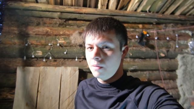 Укрылся в ЗЕМЛЯНКЕ от СНЕГОПАДА | Делаю СТОЛ и ПОЛЫ | Розыгрыш КОМПАСА смотреть онлайн