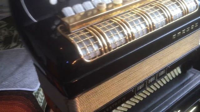 Баян : как перевести гриф "С"( итальянский строй) на гриф "В"( русский строй). Ремонт в Германии смотреть онлайн