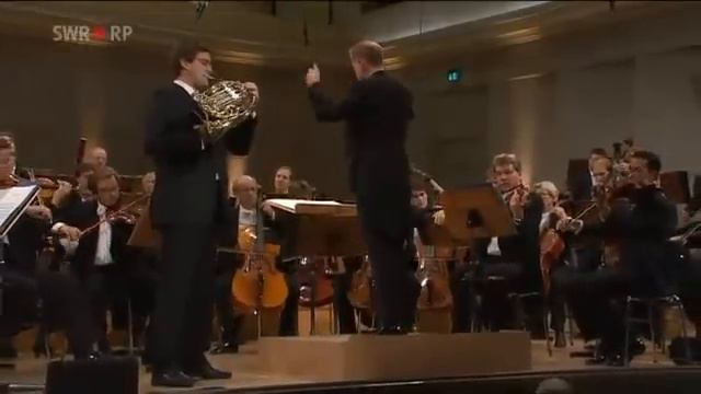 Strauss: Koncert nr 2 - Přemyšl Vojta смотреть онлайн