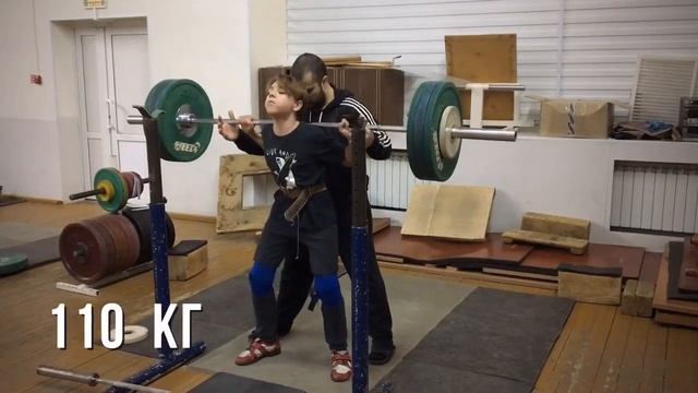 Проходка в приседаниях на плечах в бинтах смотреть онлайн