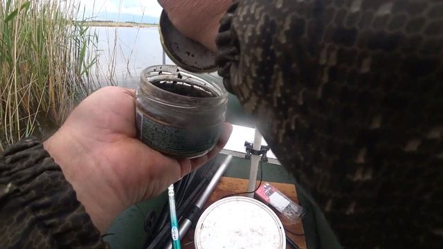 КУБАНЬ Рыбалка на поплавок с лодки на бутерброд смотреть онлайн