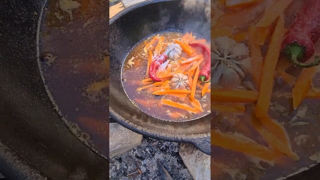 Готовим вкусный узбекский плов в казане на костре. смотреть онлайн