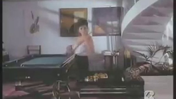 Rimini rimini - Striptease Serena Grandi sopra biliardo