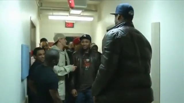 kevin Hart jokes with Lebron James and Shaq Funny video смотреть онлайн