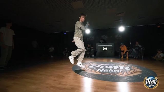 1/16 Bboy Phill One VS Bboy Vancuber /BREAKING KIDS PRO/ DEMINATION 2022 смотреть онлайн