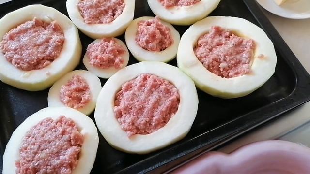 Готовлю кабачки в духовке с фаршем и сыром. смотреть онлайн