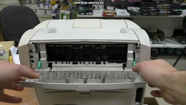 Как вытащить лист бумаги из принтера HP 1300 при замятие. смотреть онлайн