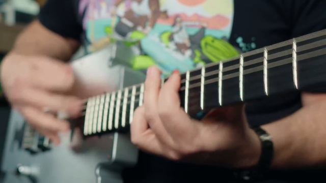 Checking Out The Schecter Machine Gun Kelly RAZOR GUITAR! смотреть онлайн