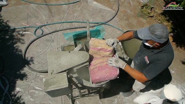 УТЕПЛЕНИЕ ЧЕРДАКА ПЕНОБЕТОНОМ. Самый быстрый и эффективный способ утеплить холодный чердак дома смотреть онлайн