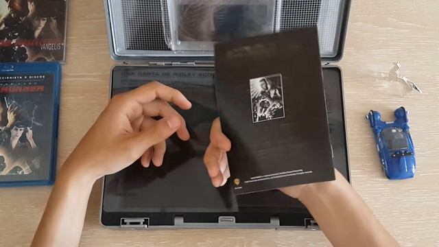 Распаковка "Бегущий по лезвию" blu-ray коллекционное издание / Blade runner collector's edition смотреть онлайн