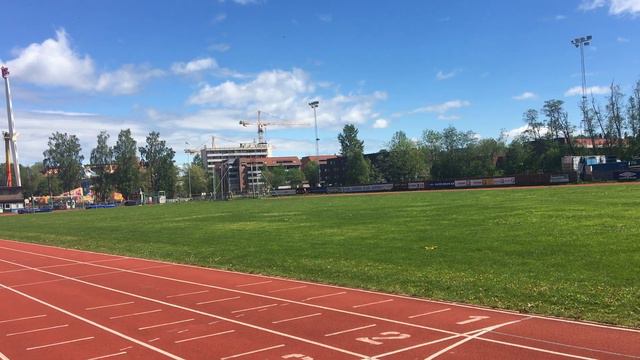 Running a sub 60 second 400m смотреть онлайн