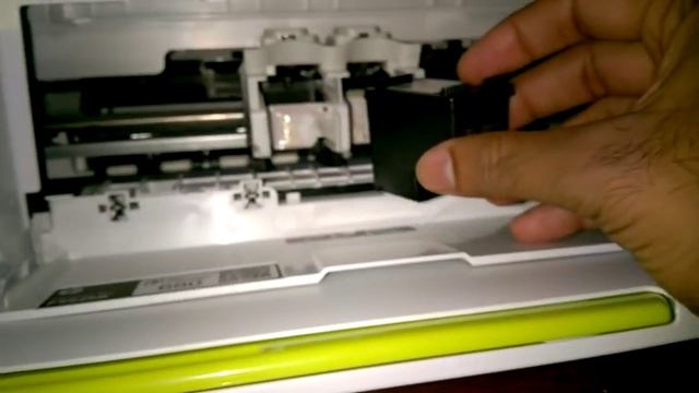 How to Install / Replace Ink Cartridge in HP DeskJet 2130/2135 All-in-One смотреть онлайн