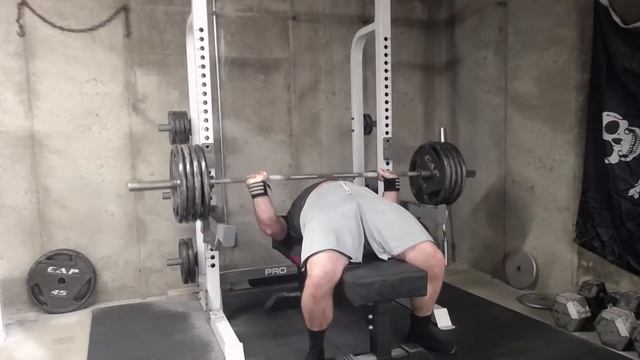 Bench Press 405 x 5 / Жим лежа 184 кг х 5 смотреть онлайн