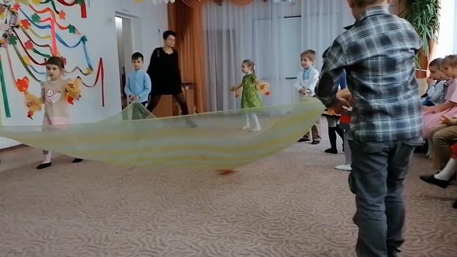 Праздник осени. Танец с шарфом смотреть онлайн