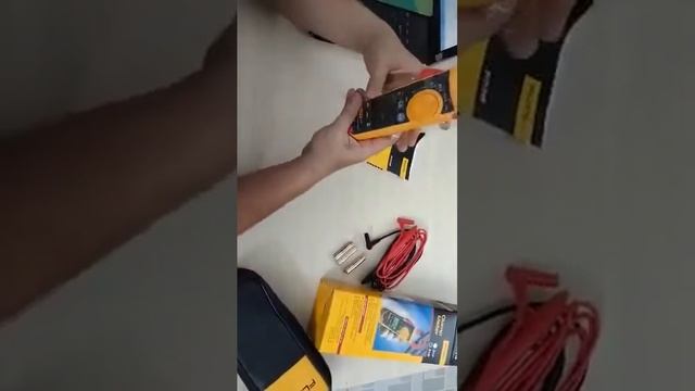 Ampe kìm Fluke 319 смотреть онлайн