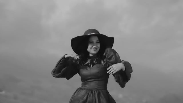 Iroda Osmon - Begim sizni (Official Music Video) смотреть онлайн