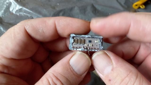 Самые дорогие детали с палладием в микросборках УПЧЗ-2 и К224ХА4 смотреть онлайн