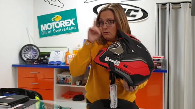 NUEVO CASCO MT STREETFIGHTER смотреть онлайн