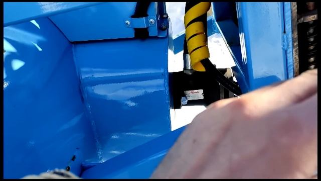 Самодельный шнеко-роторный снегоочиститель на гидроприводе, для минипогрузчика. смотреть онлайн