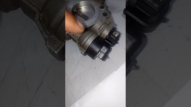 sensor da posição da borboleta tps Clio 2000. смотреть онлайн