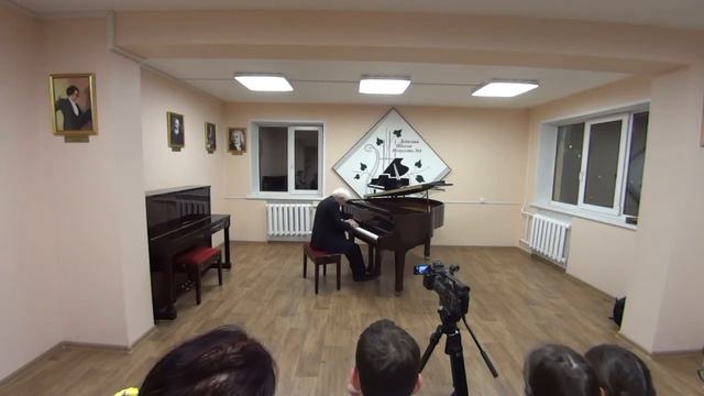Концерт В.М. Троппа в ДШИ №4 (фрагмент) смотреть онлайн