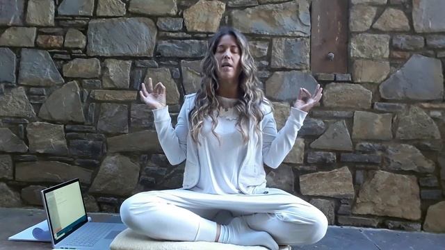 Meditación en COMUNICACIÓ CELESTIAL EK ONG KAR SAT GUR PRASAD. Bal Raj Kaur смотреть онлайн