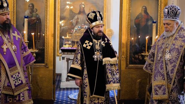 Воскресная проповедь митрополита Илариона. Крестопоклонная неделя смотреть онлайн