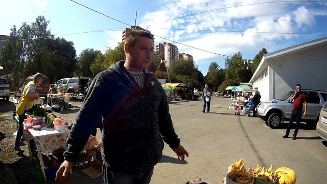 Может ли деревенский житель выехать на рынок в город?Едем на рынок продавать картошку.