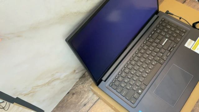 Распаковка 12.11 Asus Vivobook 17 , i3 1215u 6 ядер / 8 потока , 512гб , 8гб ( 16 мах) смотреть онлайн